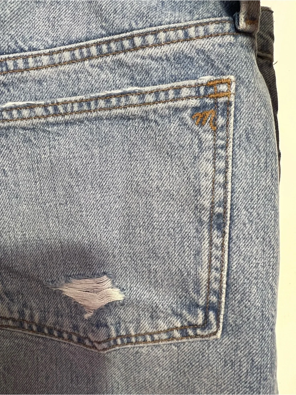 NWT Madewell Light Wash relaxed denim shorts mid rise size W28